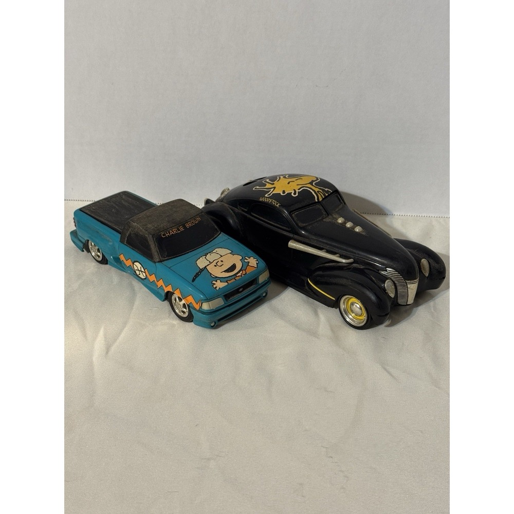 Peanuts Snapfast Model Car Lot Charlie Brown & Woodstock AMT Plastic 08400 Set
